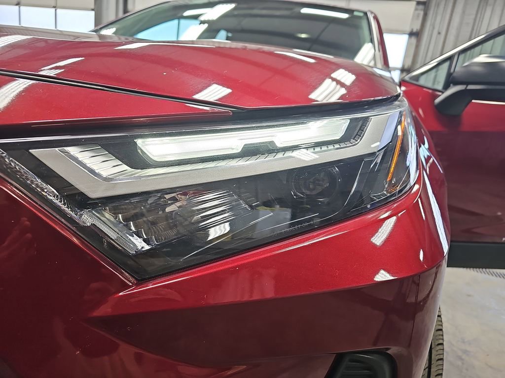 Used 2024 Toyota RAV4 LE AWD/4WD image 31
