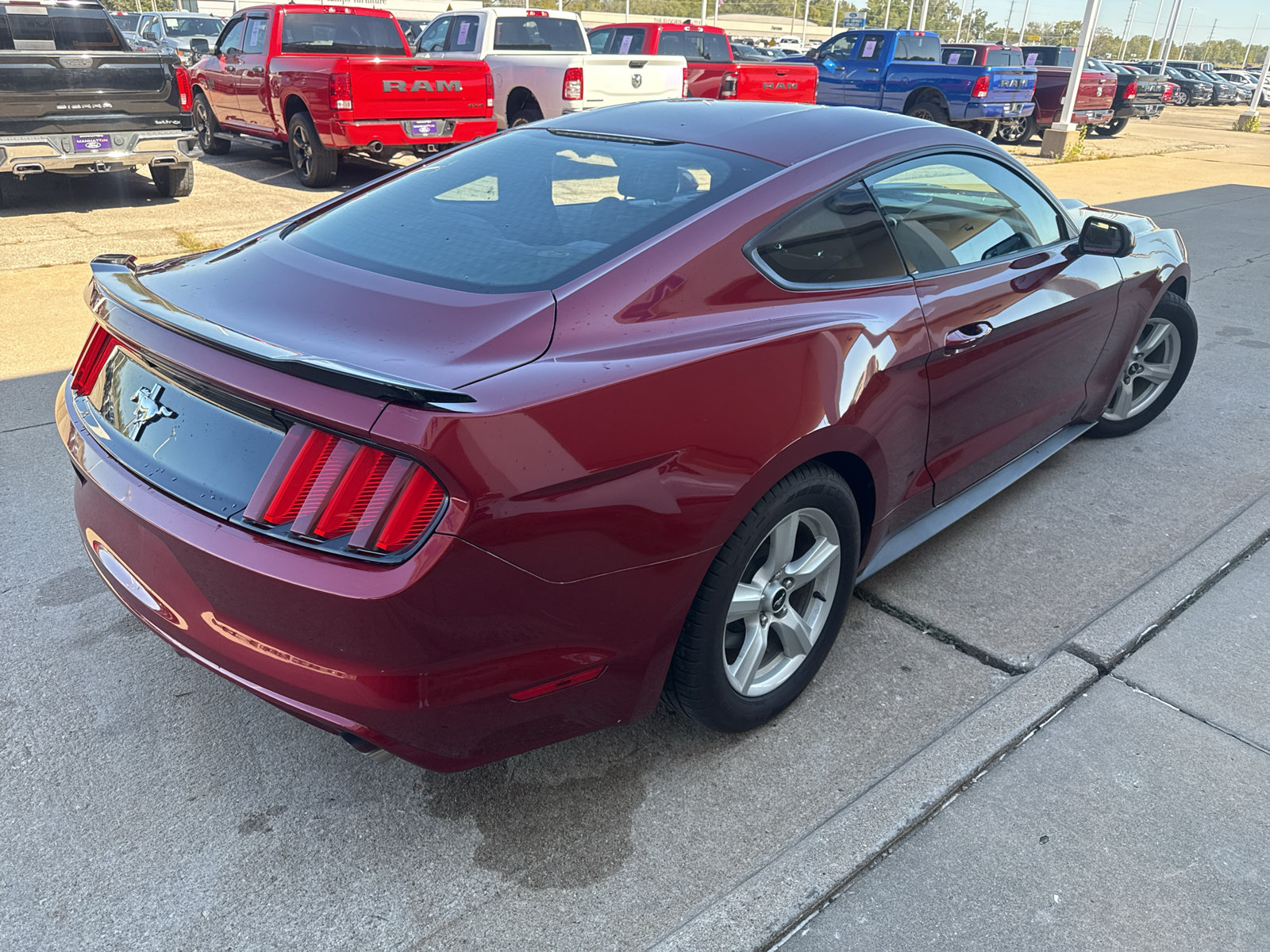 Used 2017 Ford Mustang Coupe RWD image 6