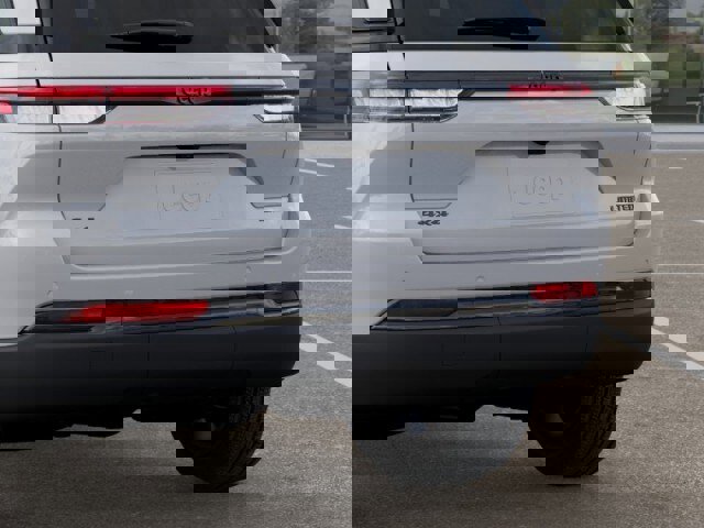 New 2025 Jeep Grand Cherokee Limited w/ Luxury Tech Group II image 15