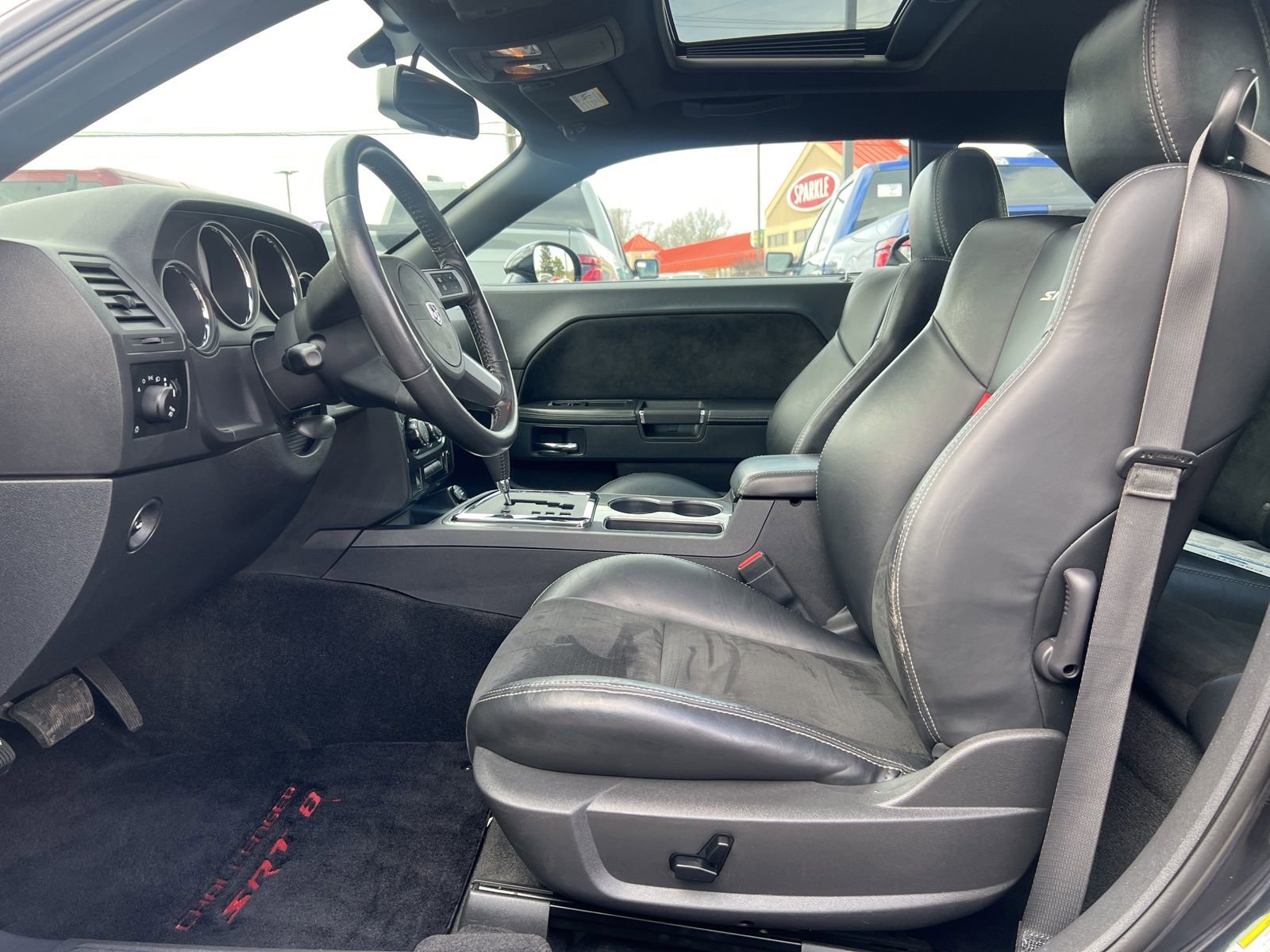 Used 2009 Dodge Challenger SRT8 w/ SRT Option Group II RWD image 17