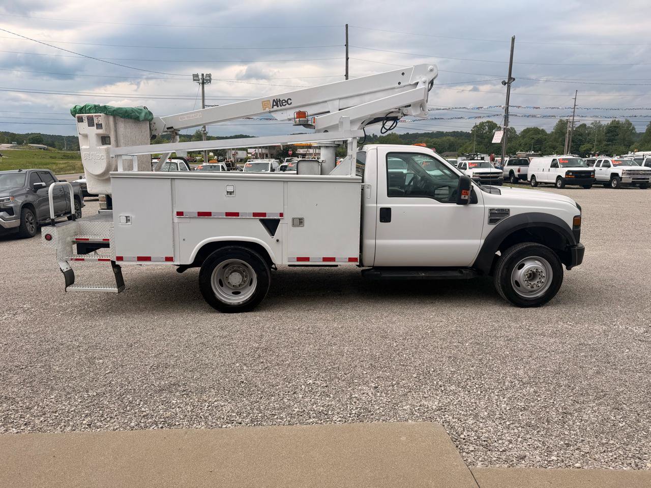 Used 2008 Ford F450 XLT RWD image 2