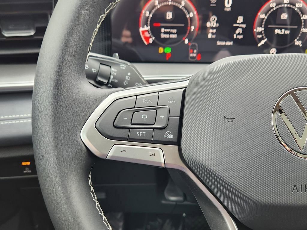 New 2026 Volkswagen Tiguan SE image 17