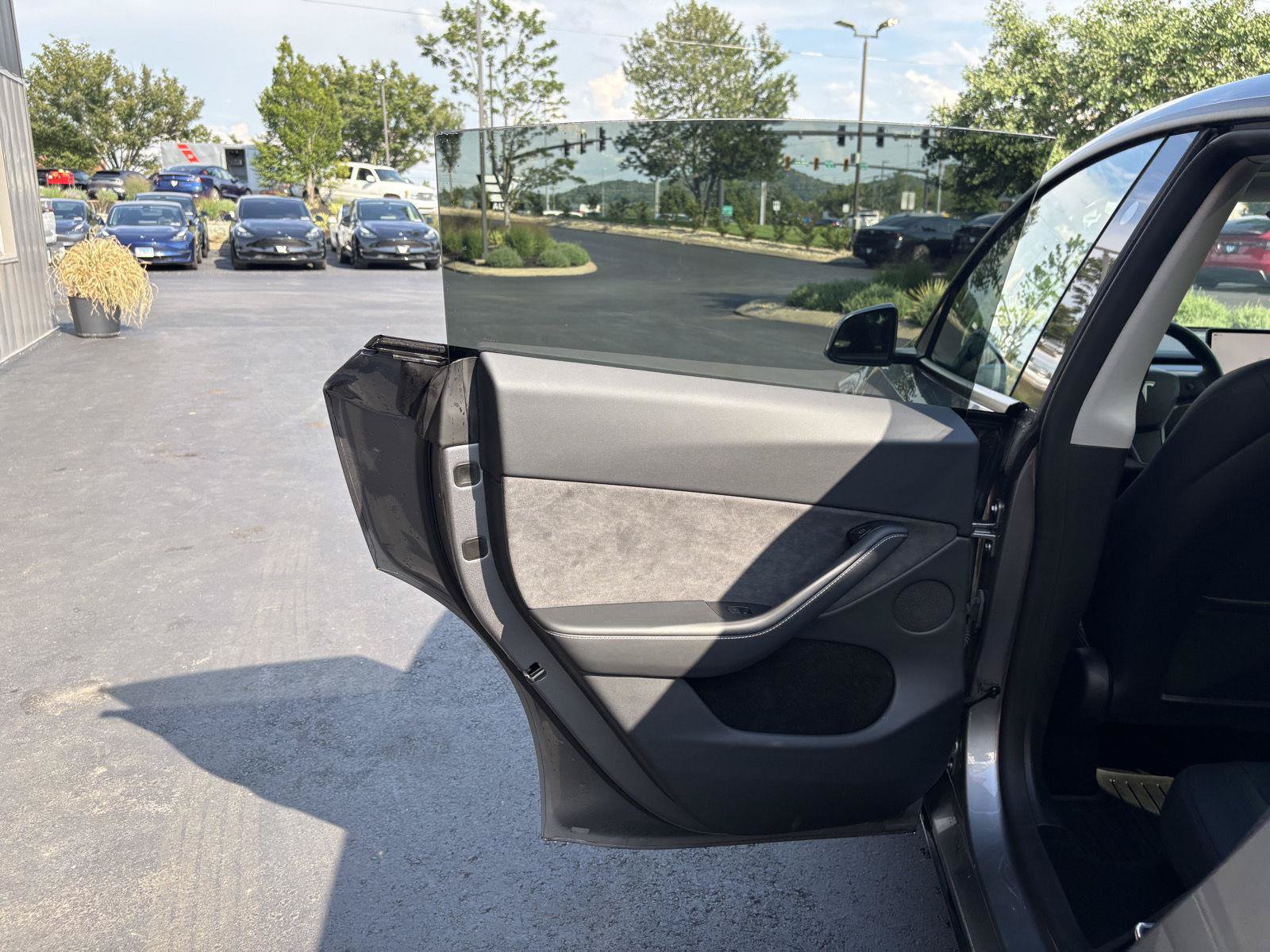 Used 2024 Tesla Model Y Long Range AWD/4WD image 14