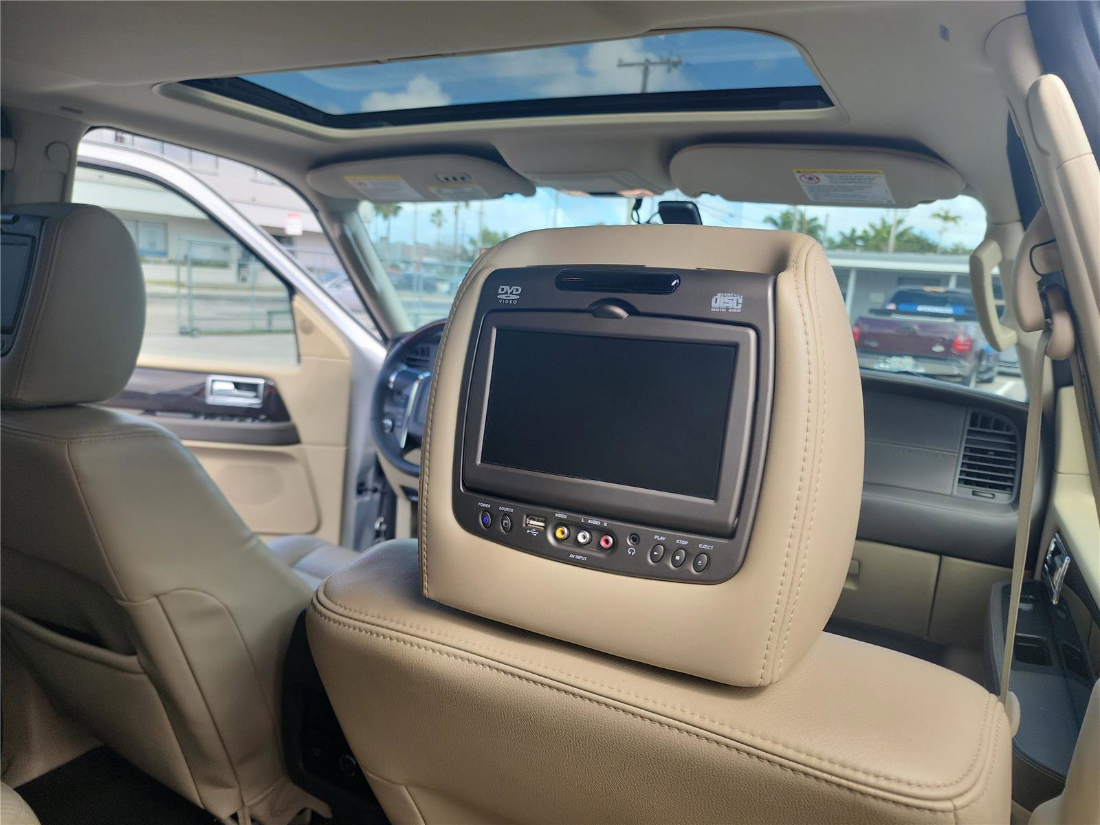 Used 2017 Lincoln Navigator Reserve image 30