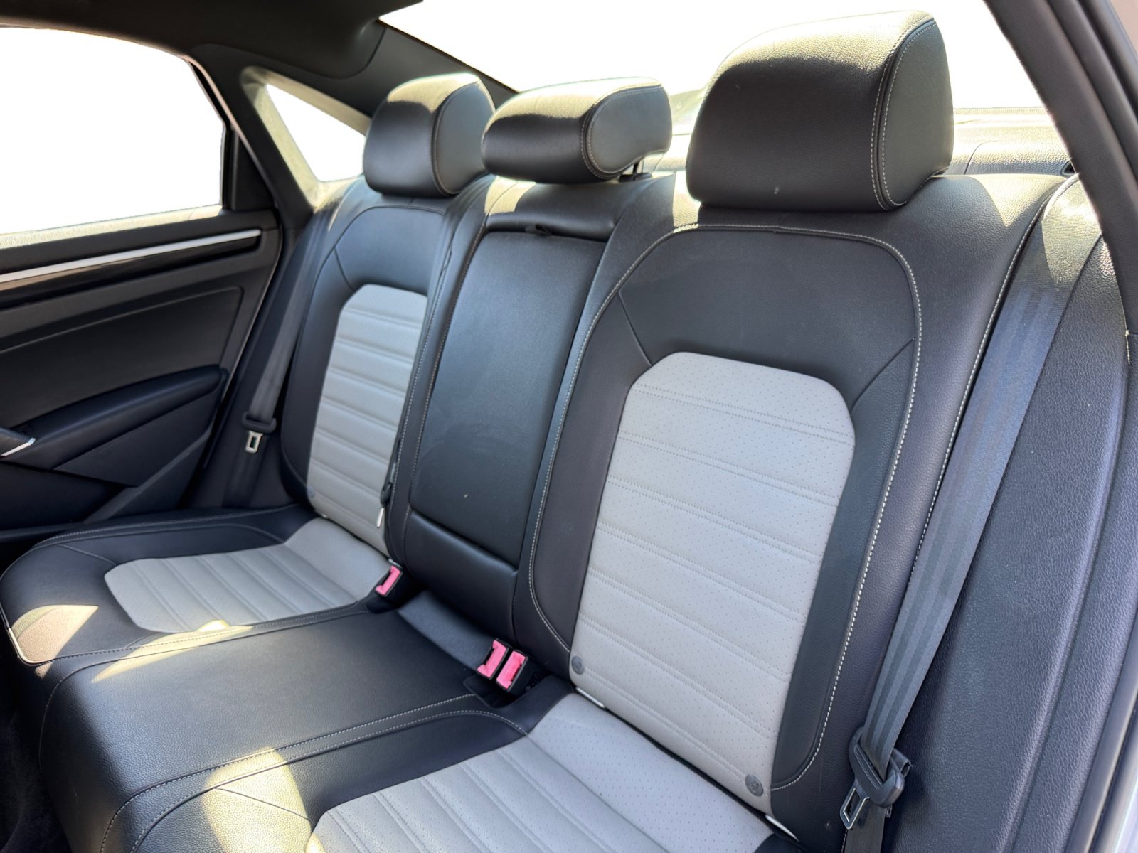 Used 2018 Volkswagen Passat 3.6 FWD image 13