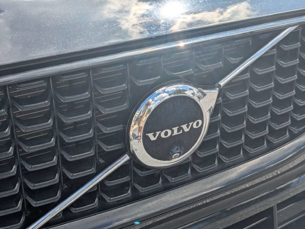 Certified 2024 Volvo XC60 B5 Plus w/ Protection Package Premier AWD/4WD image 11