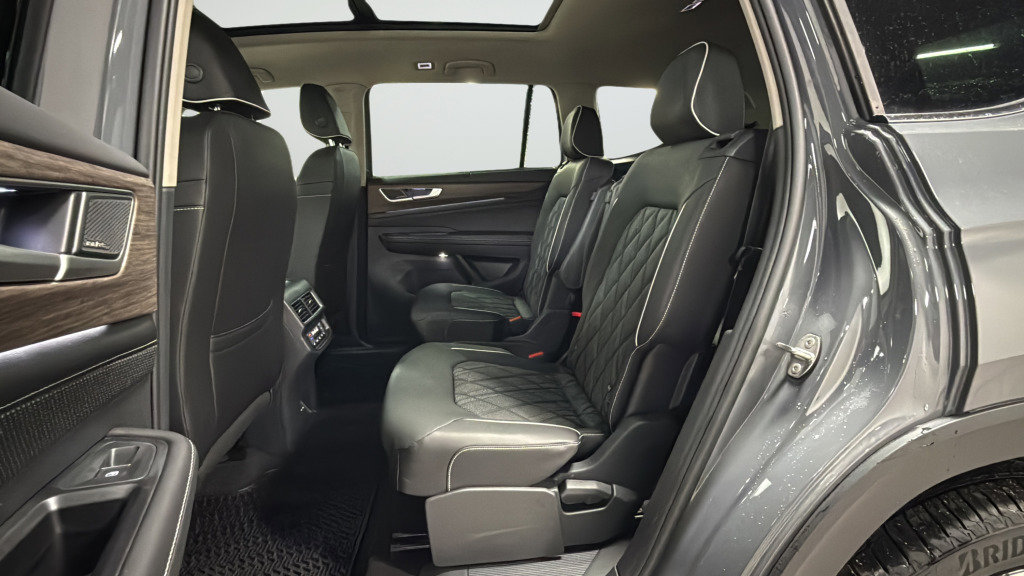 New 2026 Volkswagen Atlas SEL Premium R-Line image 32