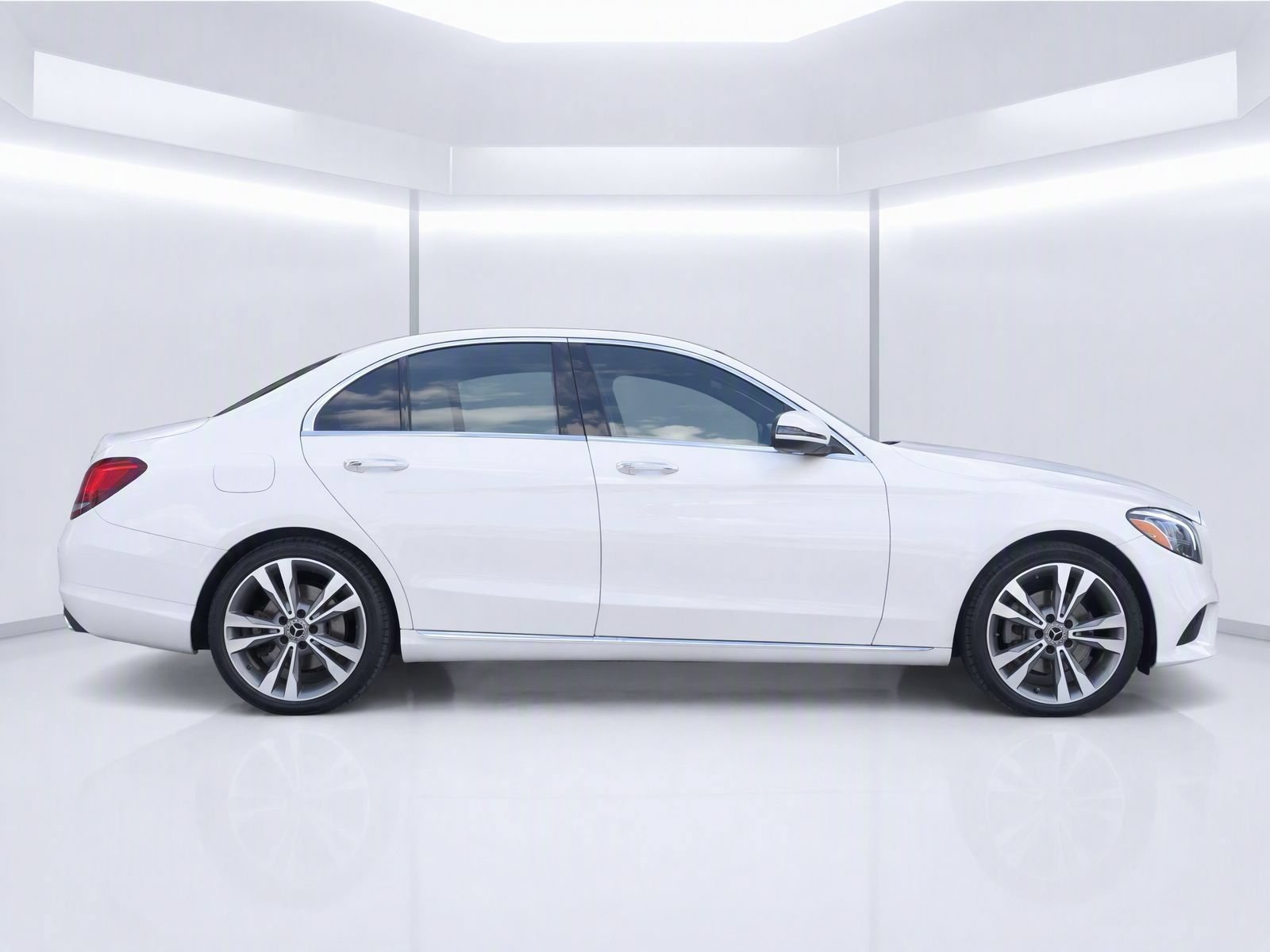 Used 2019 Mercedes-Benz C 300 Sedan image 3