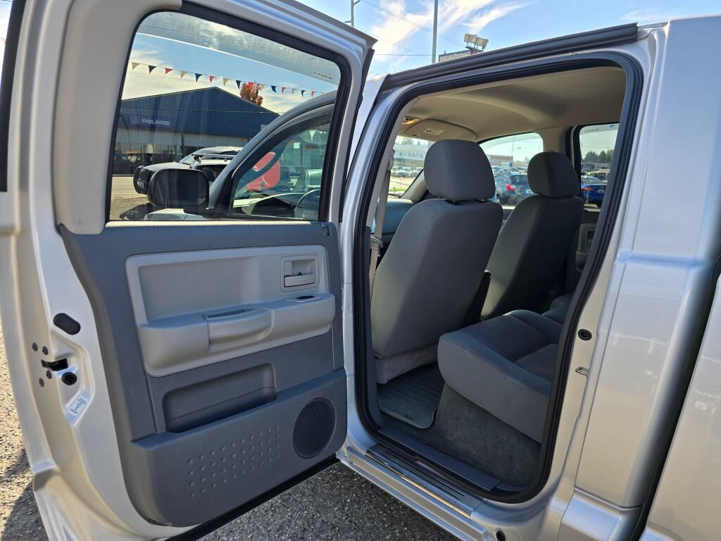 Used 2005 Dodge Dakota SLT w/ Trailer Tow Group AWD/4WD image 14