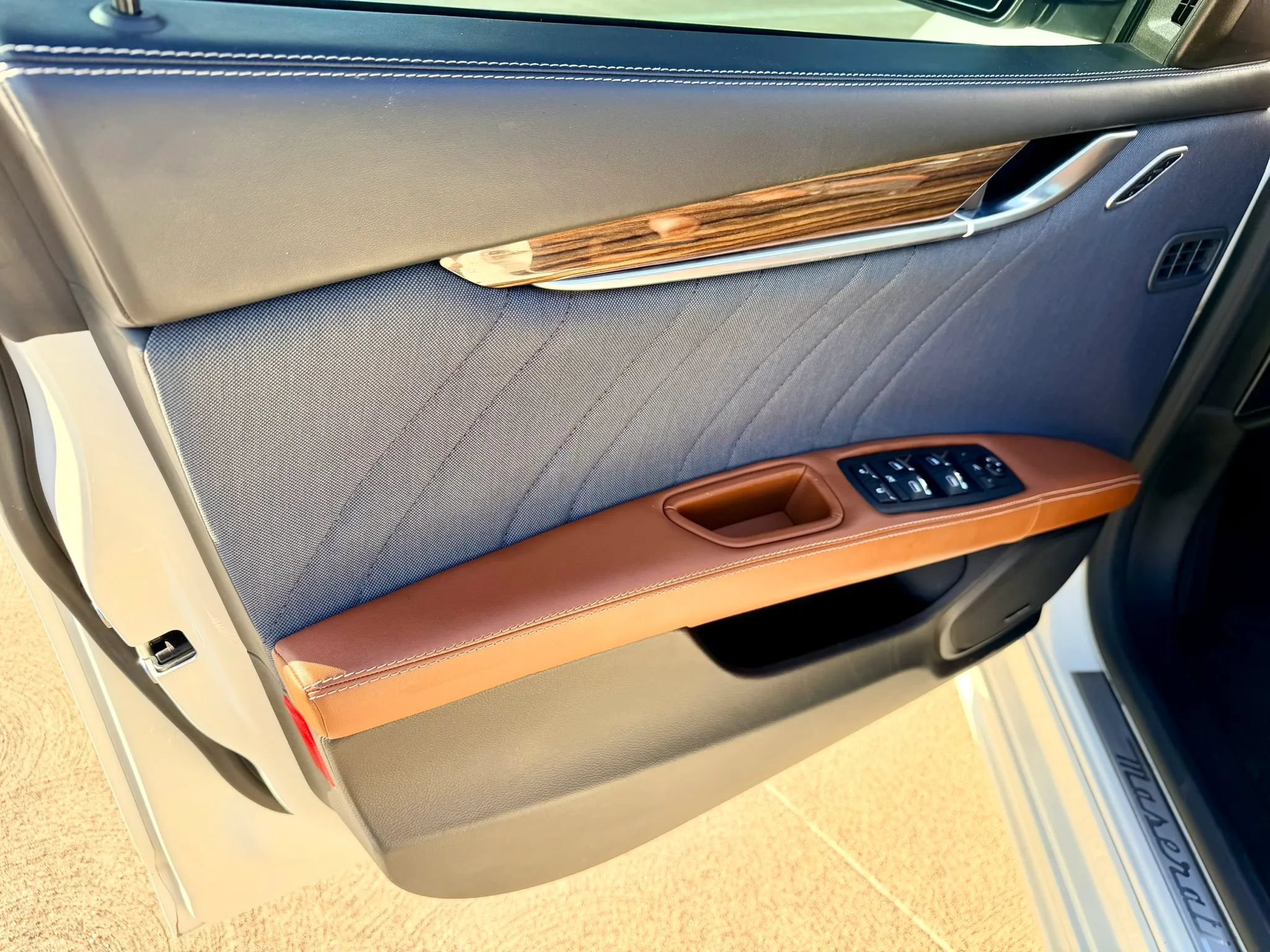 Used 2019 Maserati Ghibli GranLusso RWD image 23