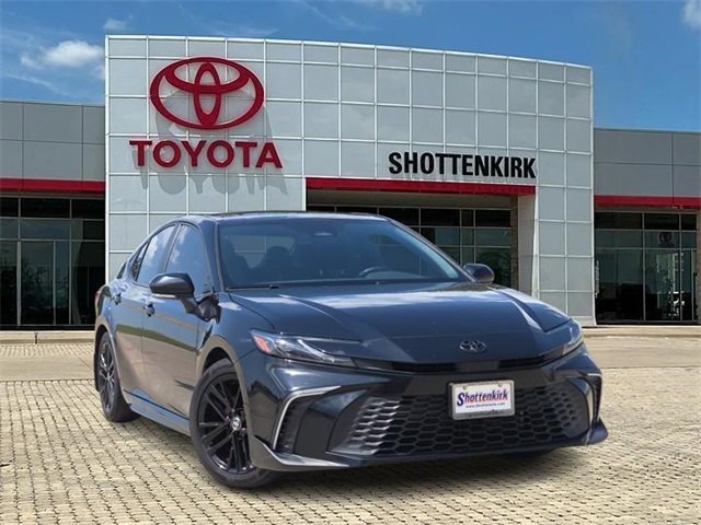 Used 2025 Toyota Camry SE