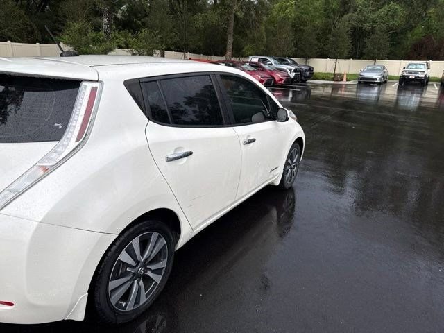 Used 2017 Nissan Leaf SV w/ Premium Package FWD image 6