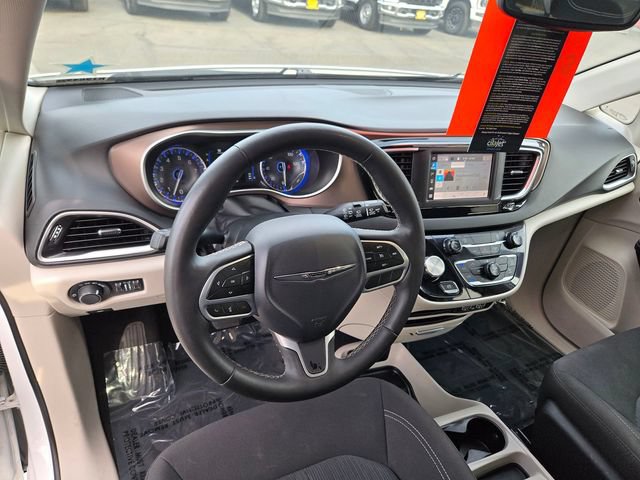 Used 2024 Chrysler Voyager LX FWD image 6