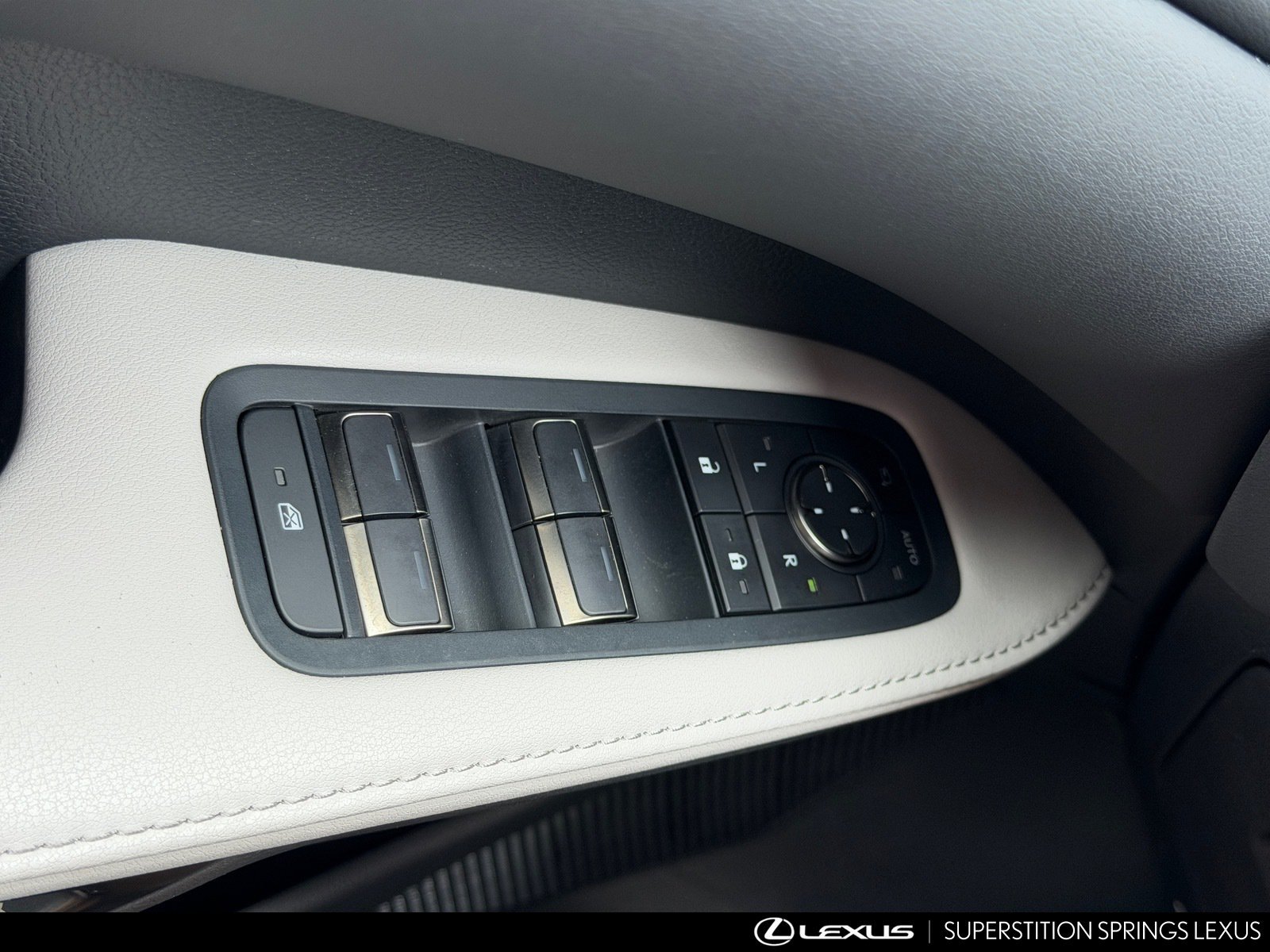 Used 2025 Lexus RX 350h w/ Convenience Package AWD/4WD image 17