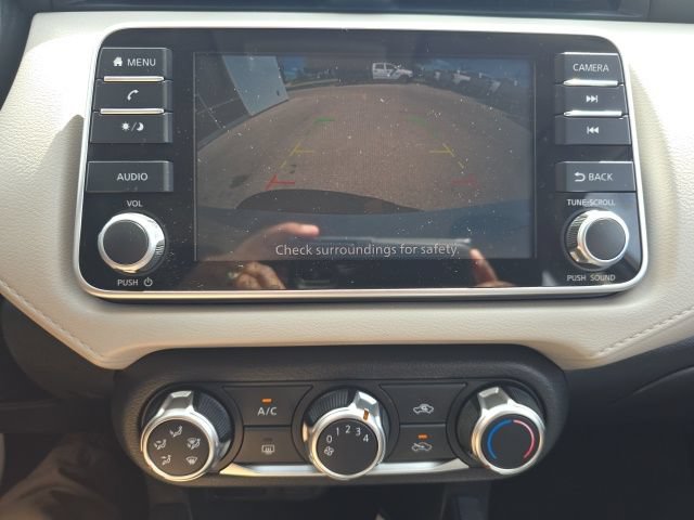 Used 2021 Nissan Versa SV FWD image 19