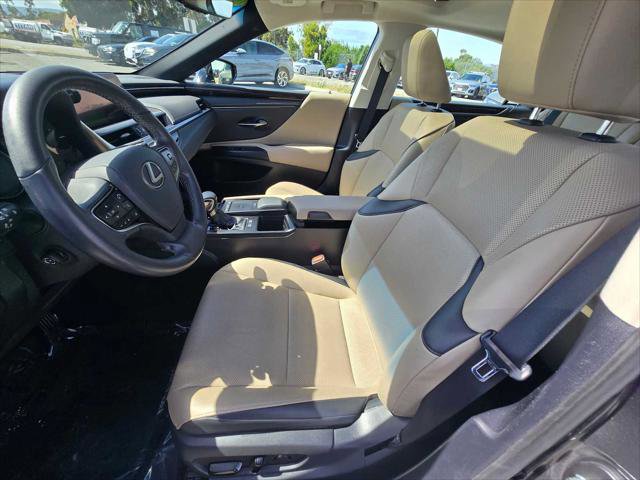 Used 2021 Lexus ES 300h w/ Premium Package FWD image 23