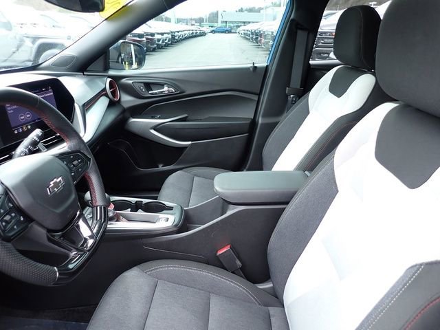 Used 2024 Chevrolet Trax RS w/ Sunroof Package image 13