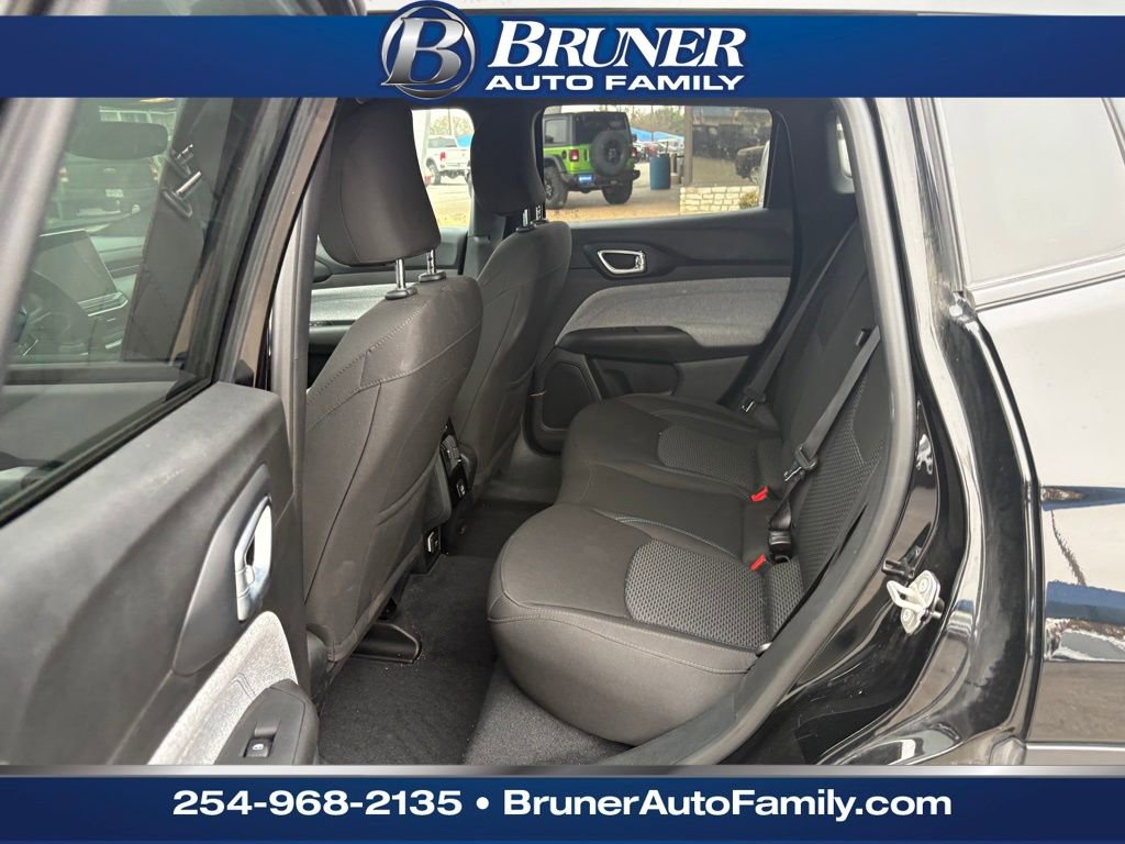 Used 2024 Jeep Compass Sport image 13