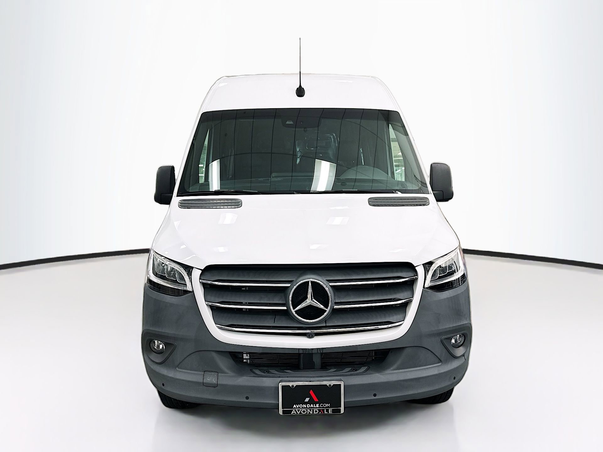 Used 2023 Mercedes-Benz Sprinter 144 Cargo image 2