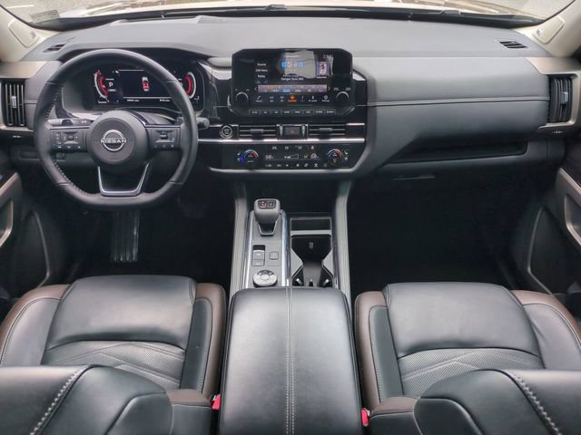 Used 2023 Nissan Pathfinder Platinum w/ Lighting Package (N93) AWD/4WD image 15
