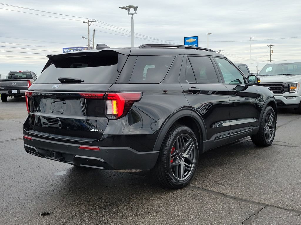 Certified 2025 Ford Explorer ST-Line w/ ST-Line Street Pack AWD/4WD image 4