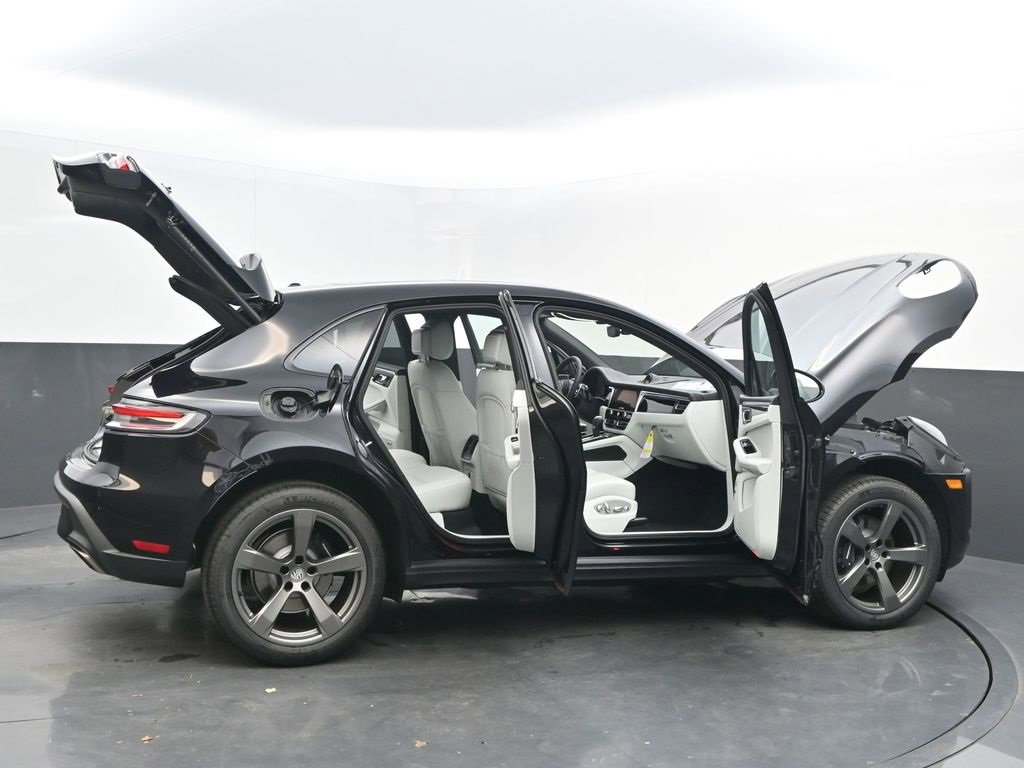 New 2026 Porsche Macan image 38