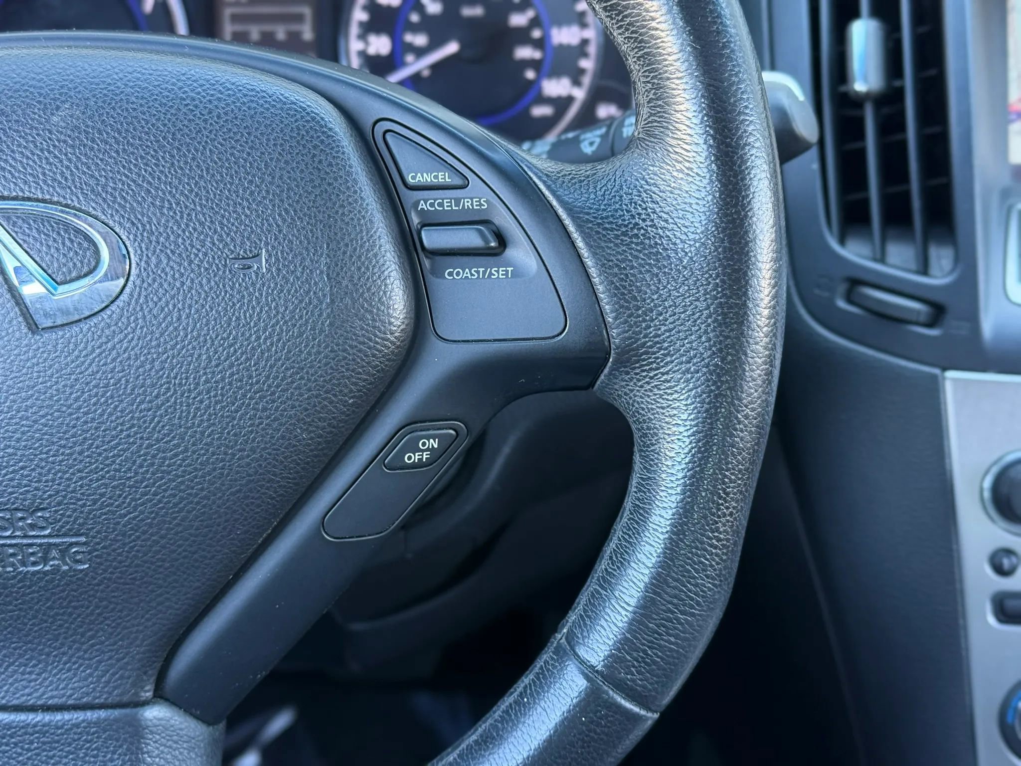 Used 2015 INFINITI Q40 AWD w/ Navigation Package image 20