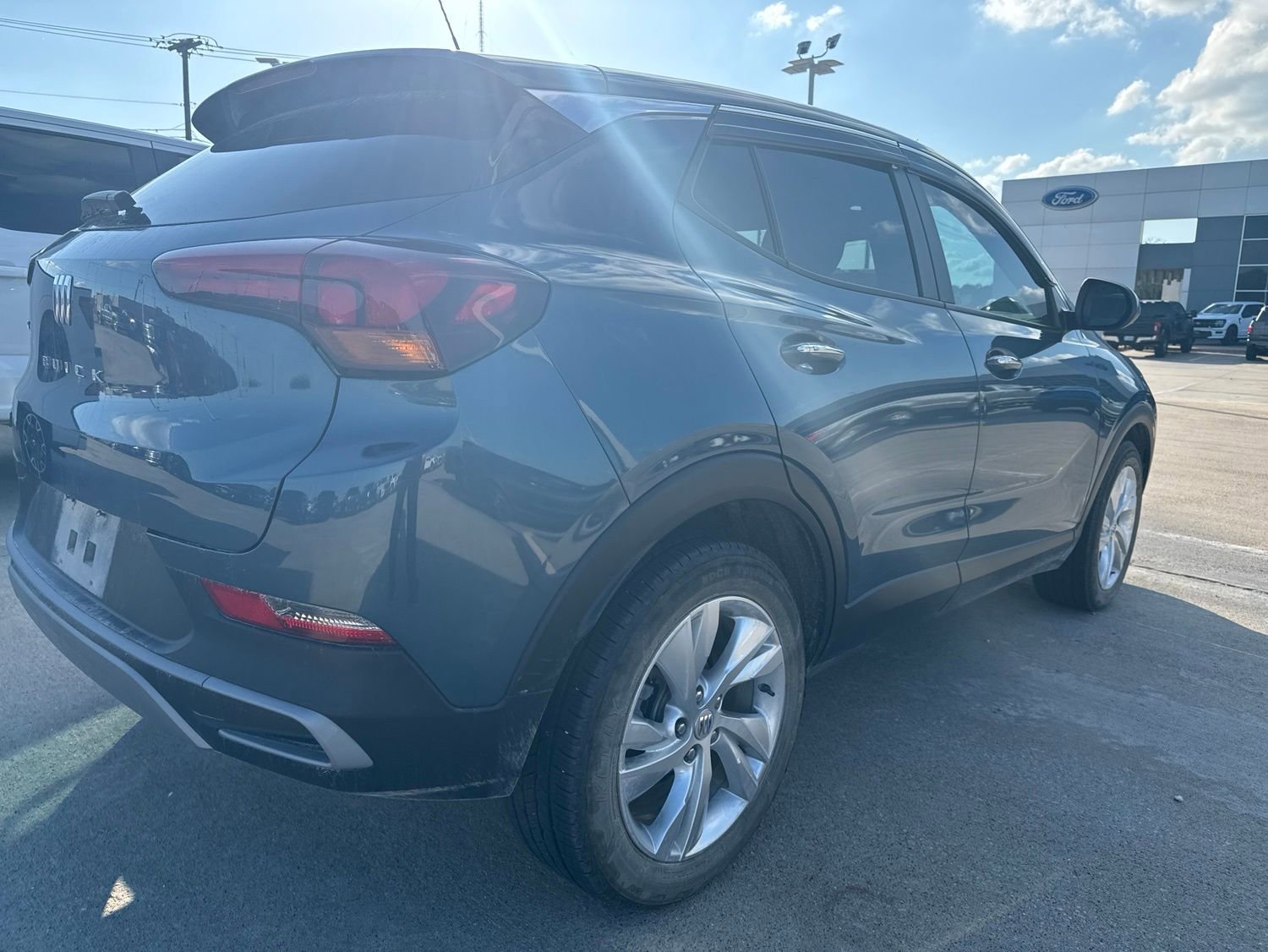 Used 2024 Buick Encore GX Preferred FWD image 3
