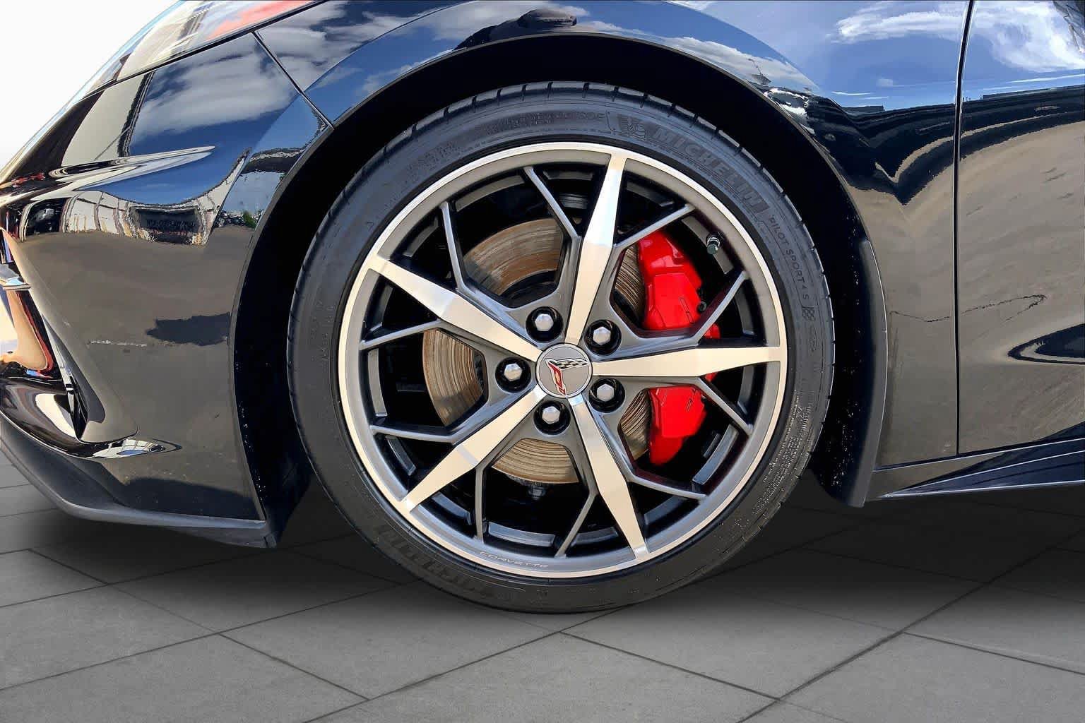 Used 2021 Chevrolet Corvette Stingray Preferred Conv w/ Z51 Performance Package RWD image 10