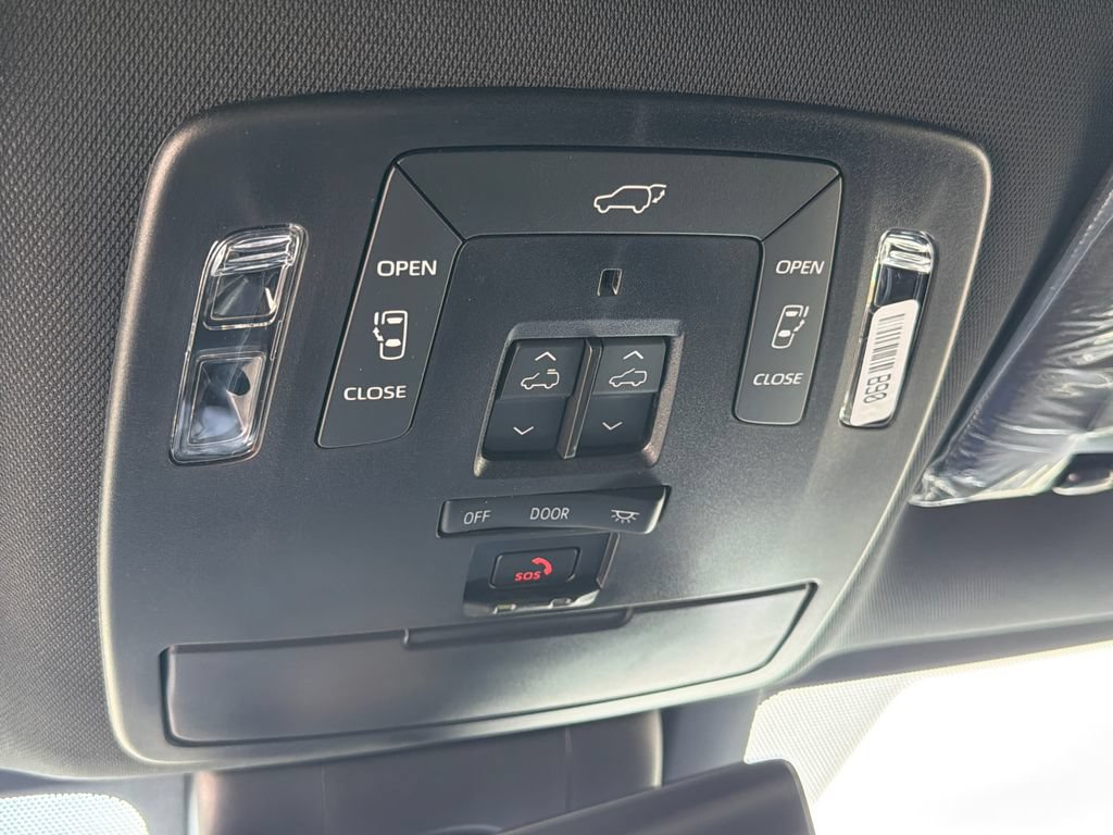 New 2026 Toyota Sienna Platinum AWD/4WD image 31