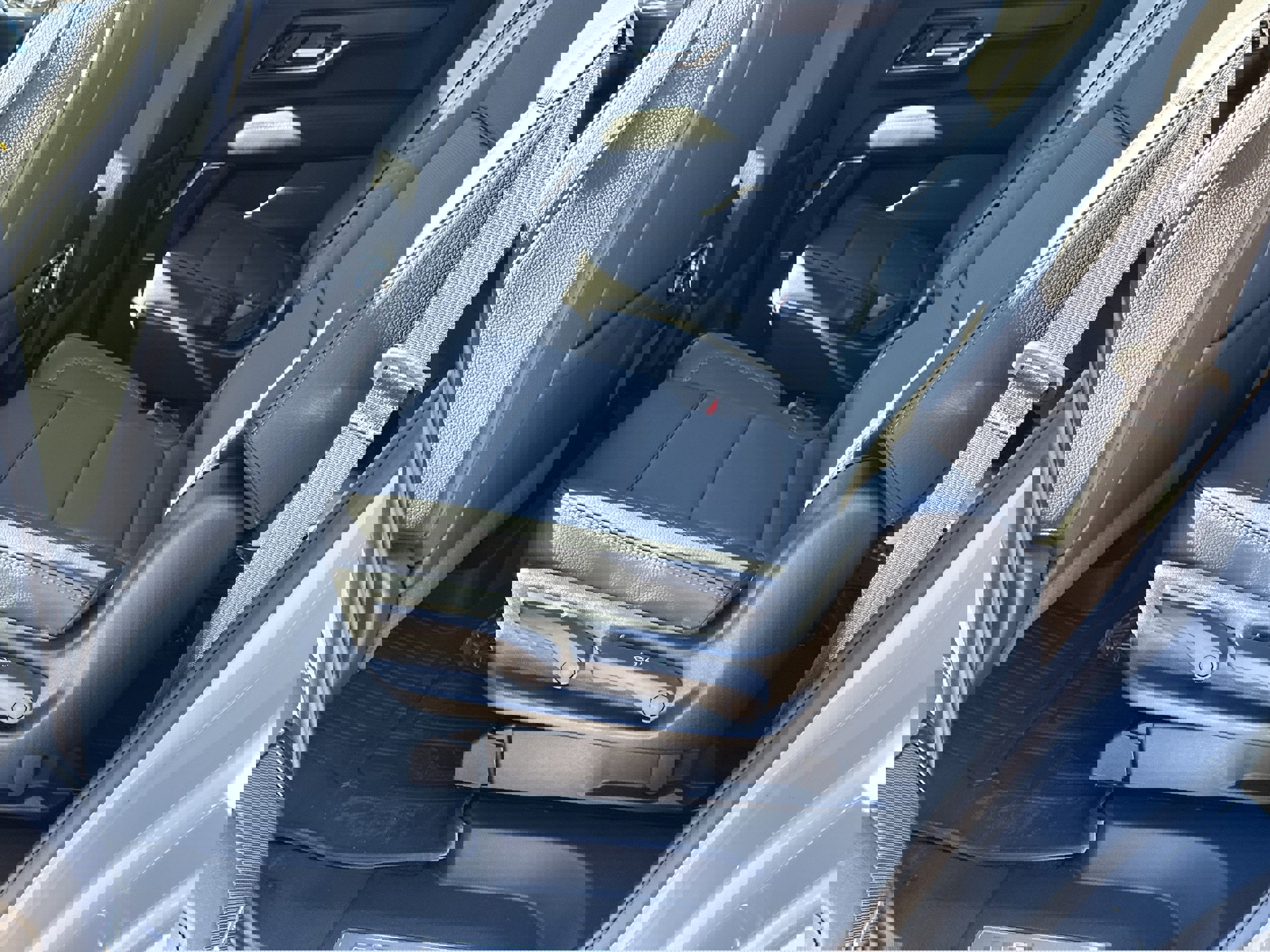 New 2026 GMC Yukon Denali w/ Sun & Power Step Package image 21