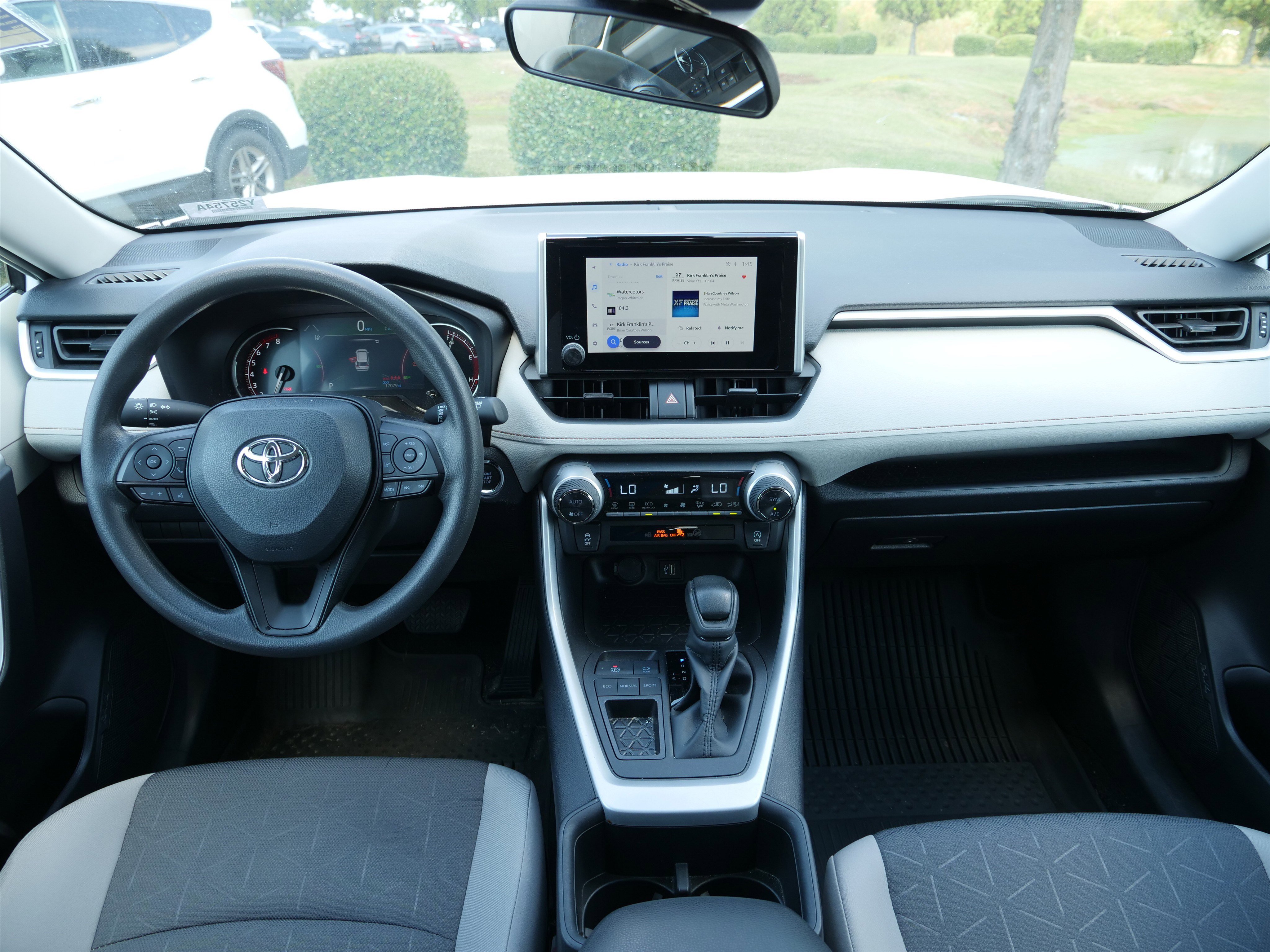 Used 2024 Toyota RAV4 XLE image 19