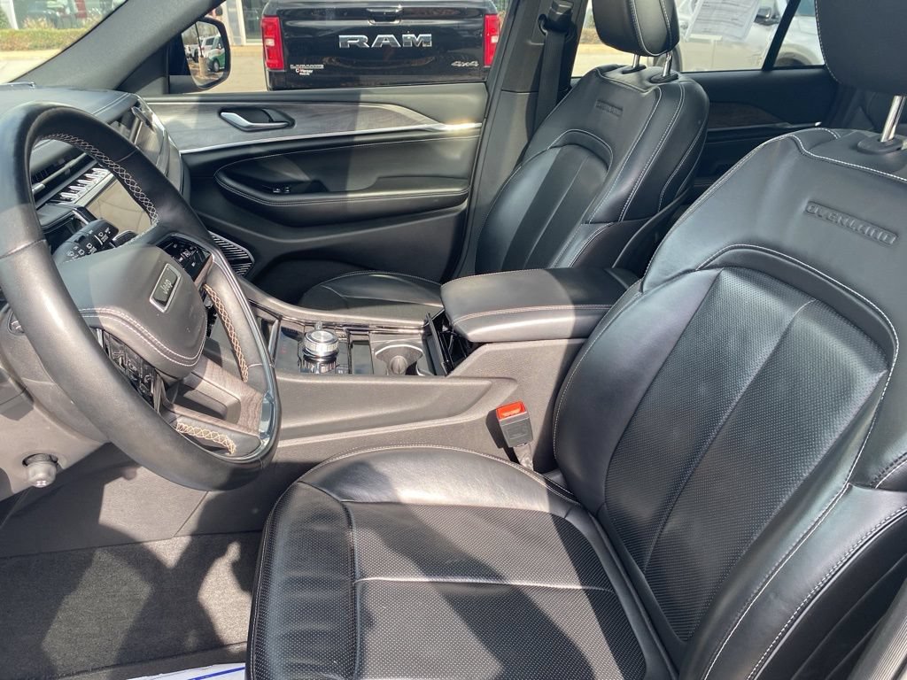 Used 2022 Jeep Grand Cherokee Overland AWD/4WD image 19