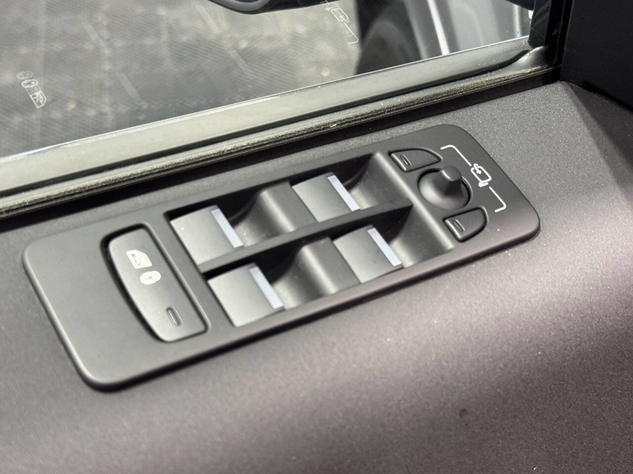 Used 2025 Land Rover Discovery Sport S AWD/4WD image 12