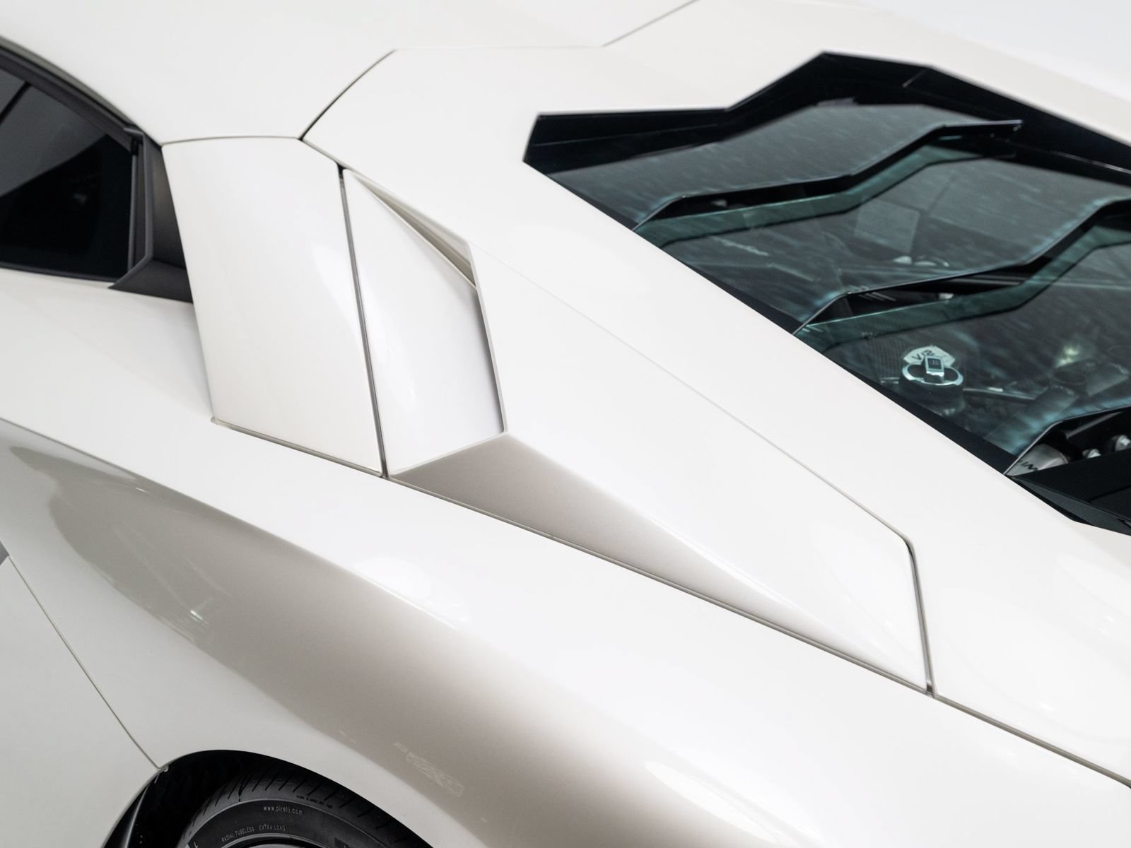 Used 2018 Lamborghini Aventador S AWD/4WD image 29