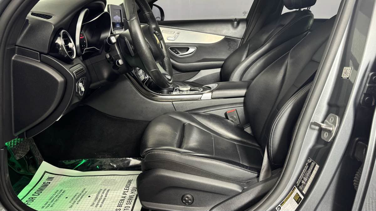 Used 2018 Mercedes-Benz C 300 Sedan w/ Premium Package image 16