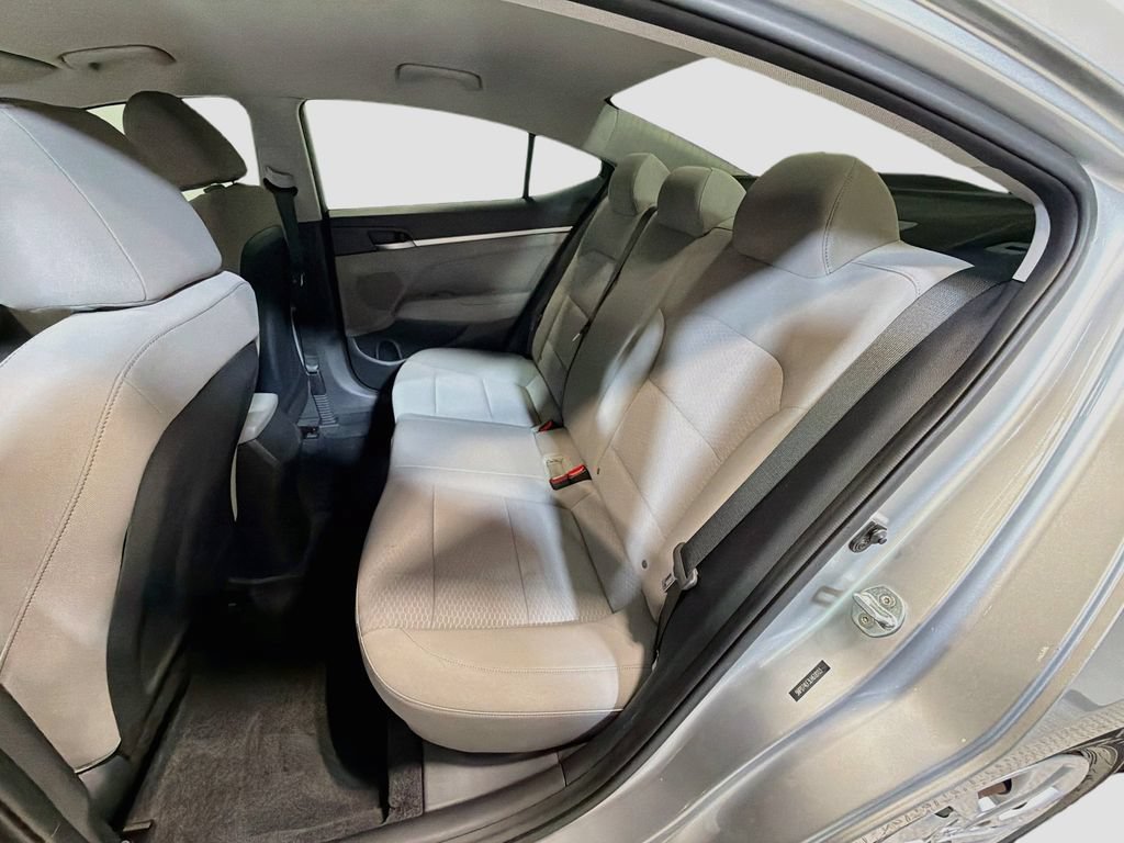 Used 2020 Hyundai Elantra SE FWD image 22