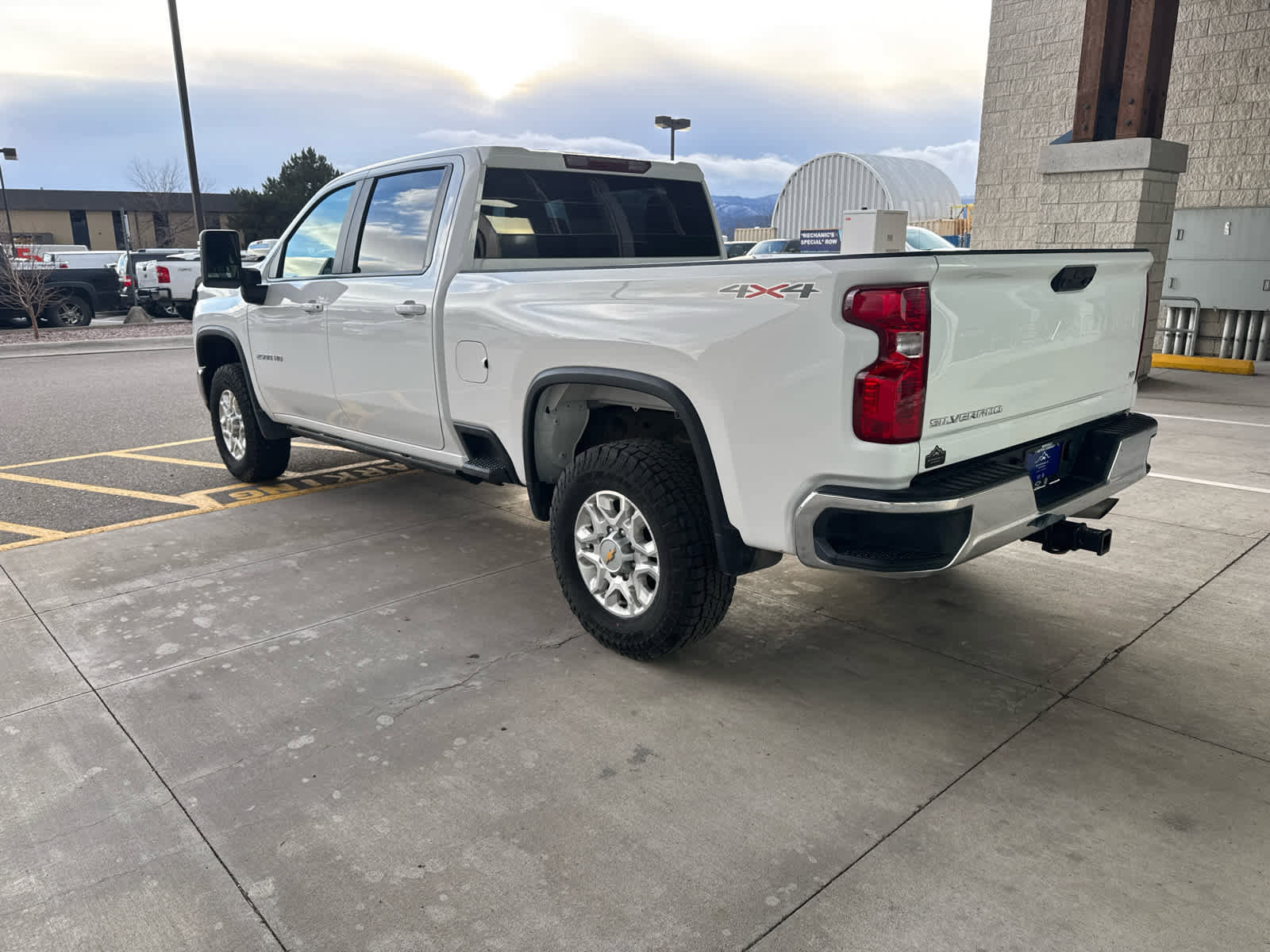 Used 2024 Chevrolet Silverado 2500 LT w/ Convenience Package image 6