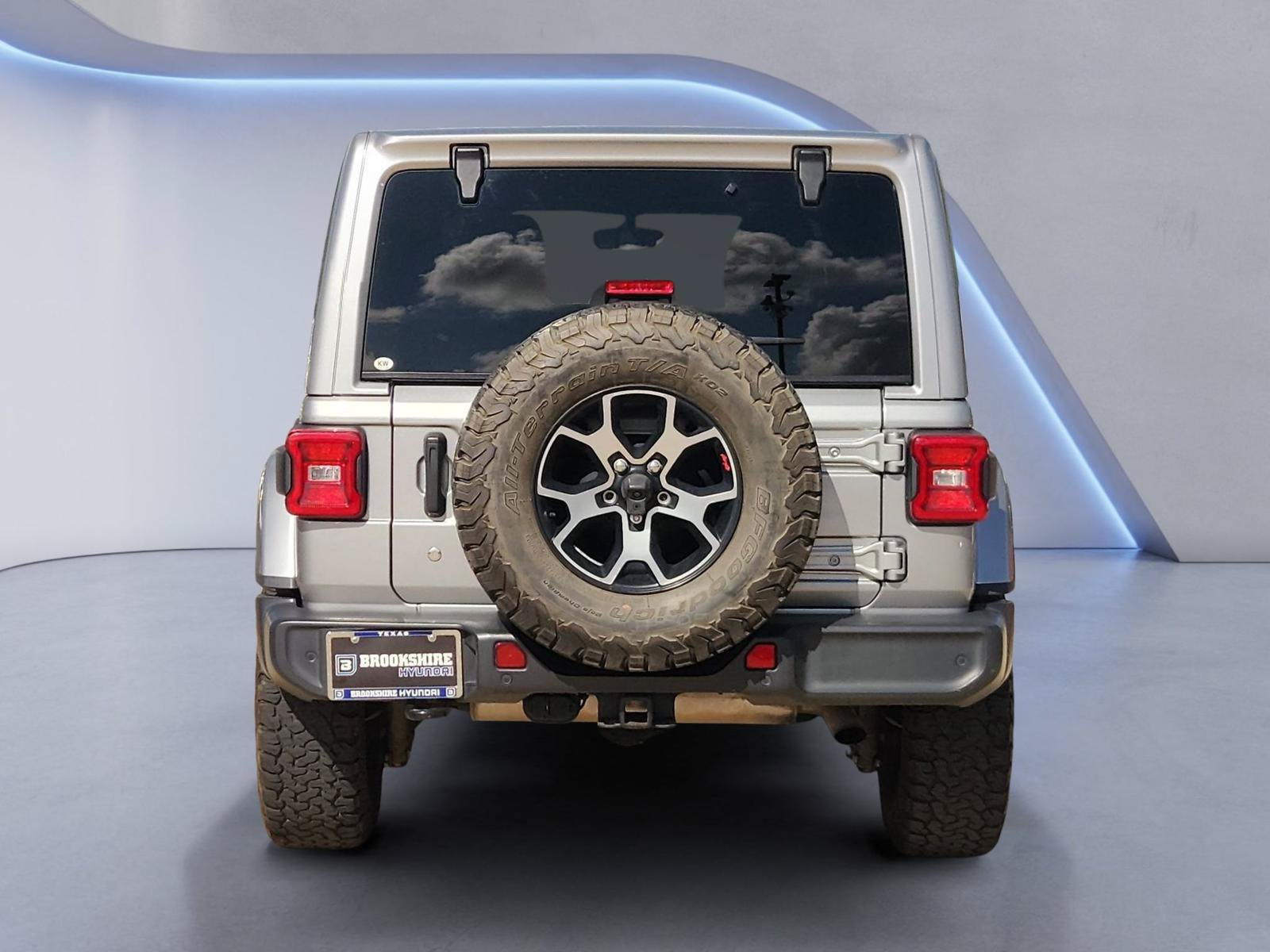 Used 2018 Jeep Wrangler Unlimited Sahara AWD/4WD image 7