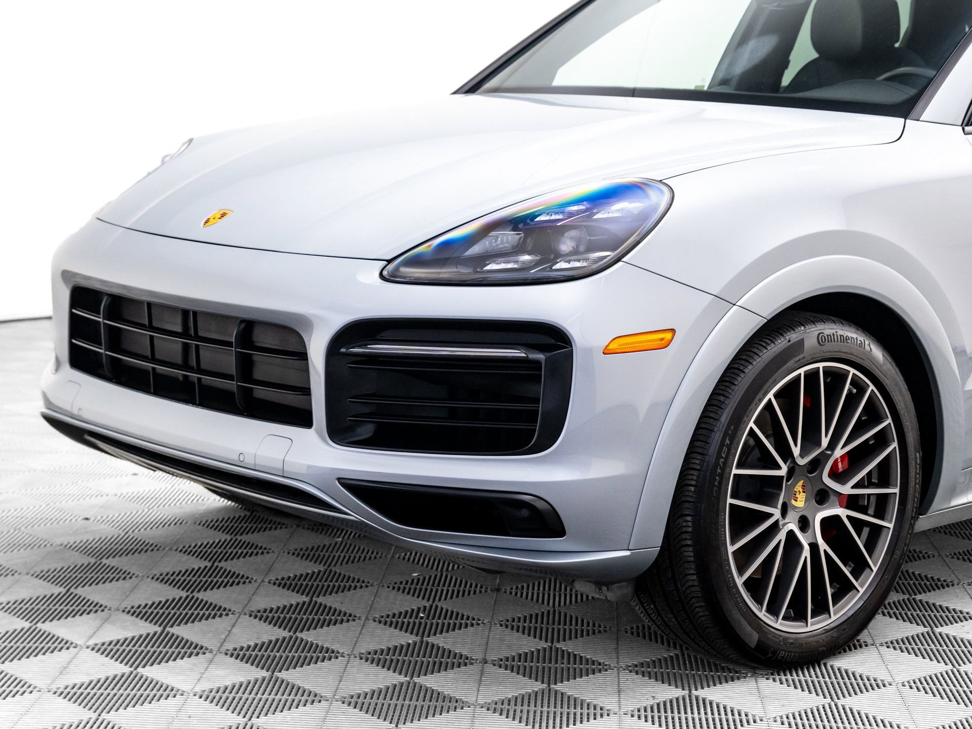 Used 2021 Porsche Cayenne GTS image 37