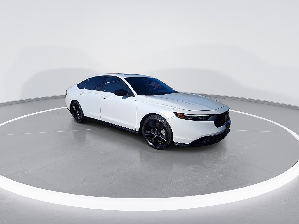 Used 2023 Honda Accord Sport image 3