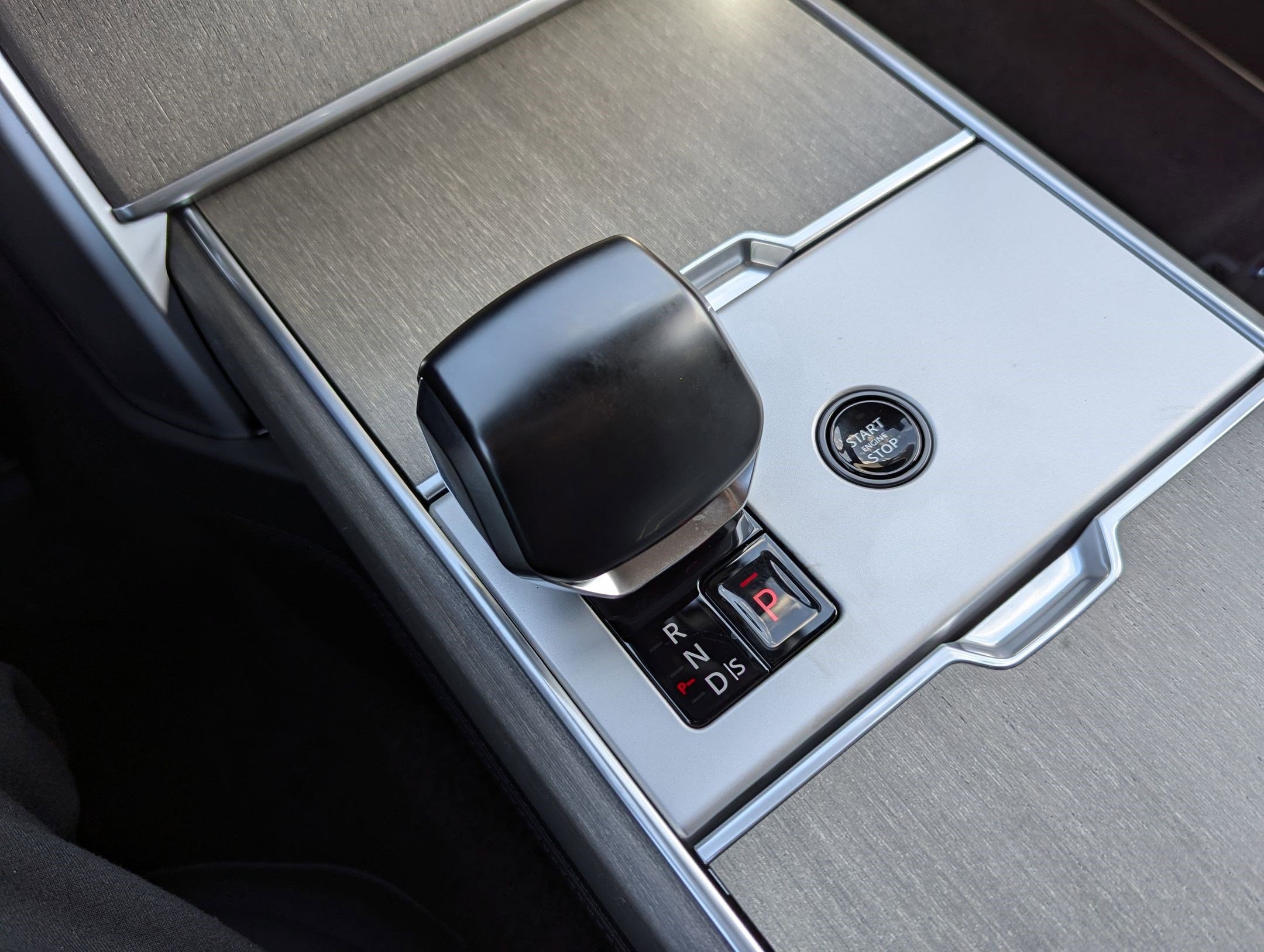 New 2026 Land Rover Range Rover SV image 30