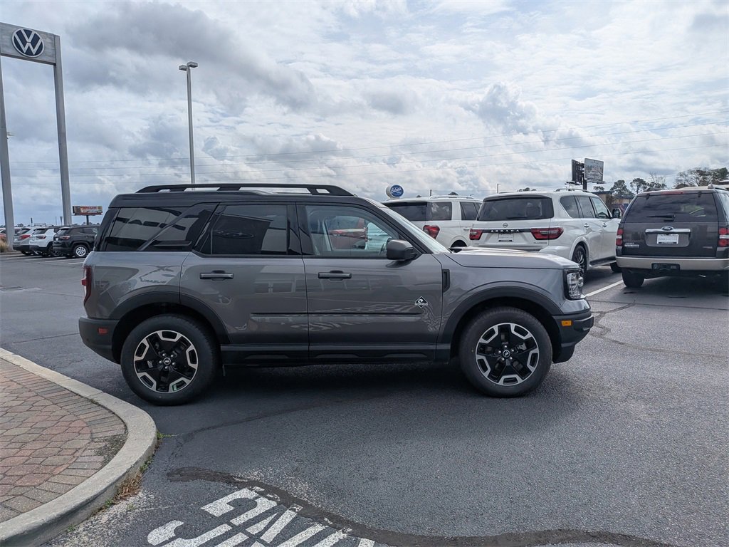 Used 2023 Ford Bronco Sport Outer Banks image 4