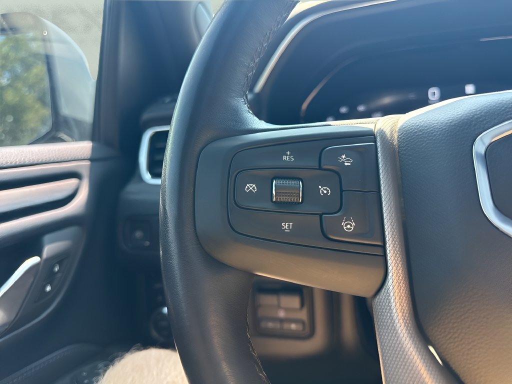 Used 2024 GMC Yukon XL Denali w/ Advanced Technology Package AWD/4WD image 16