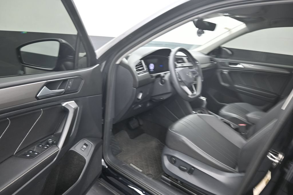 Used 2023 Volkswagen Tiguan SE FWD image 10