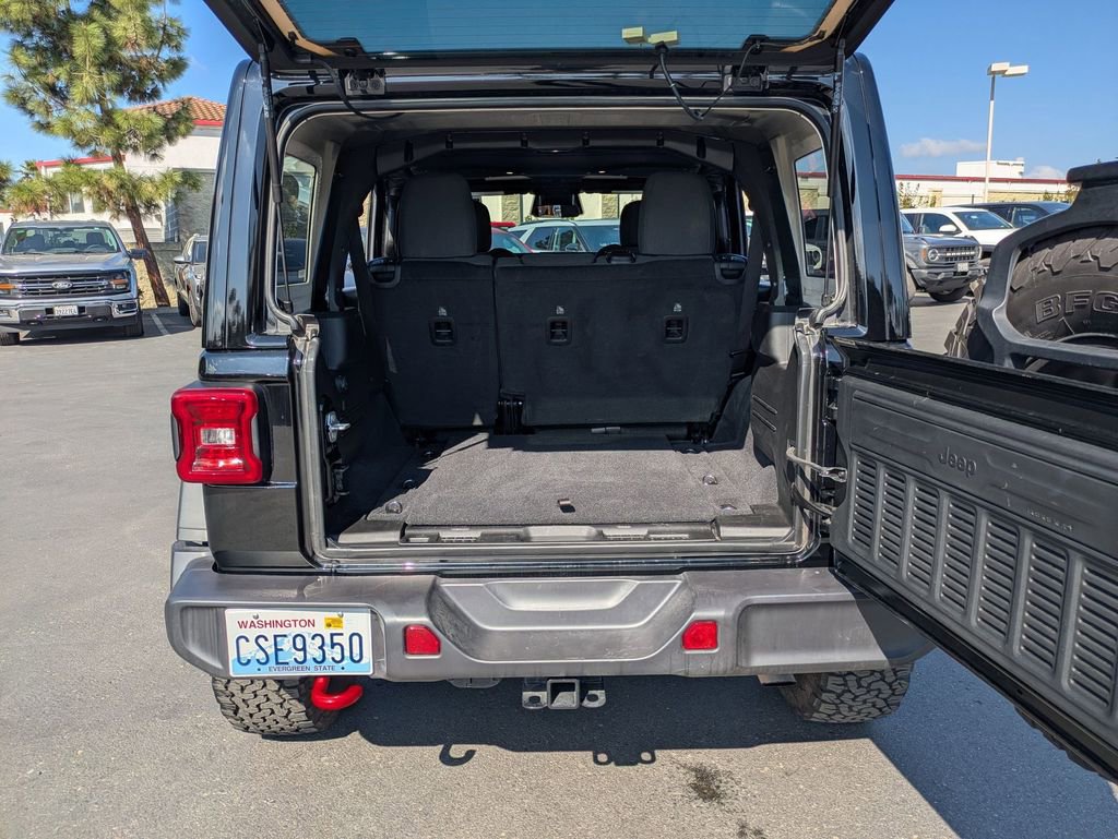 Used 2025 Jeep Wrangler Unlimited Rubicon AWD/4WD image 31