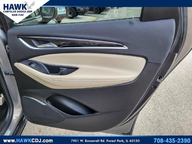 Used 2018 Buick Enclave Essence FWD image 29