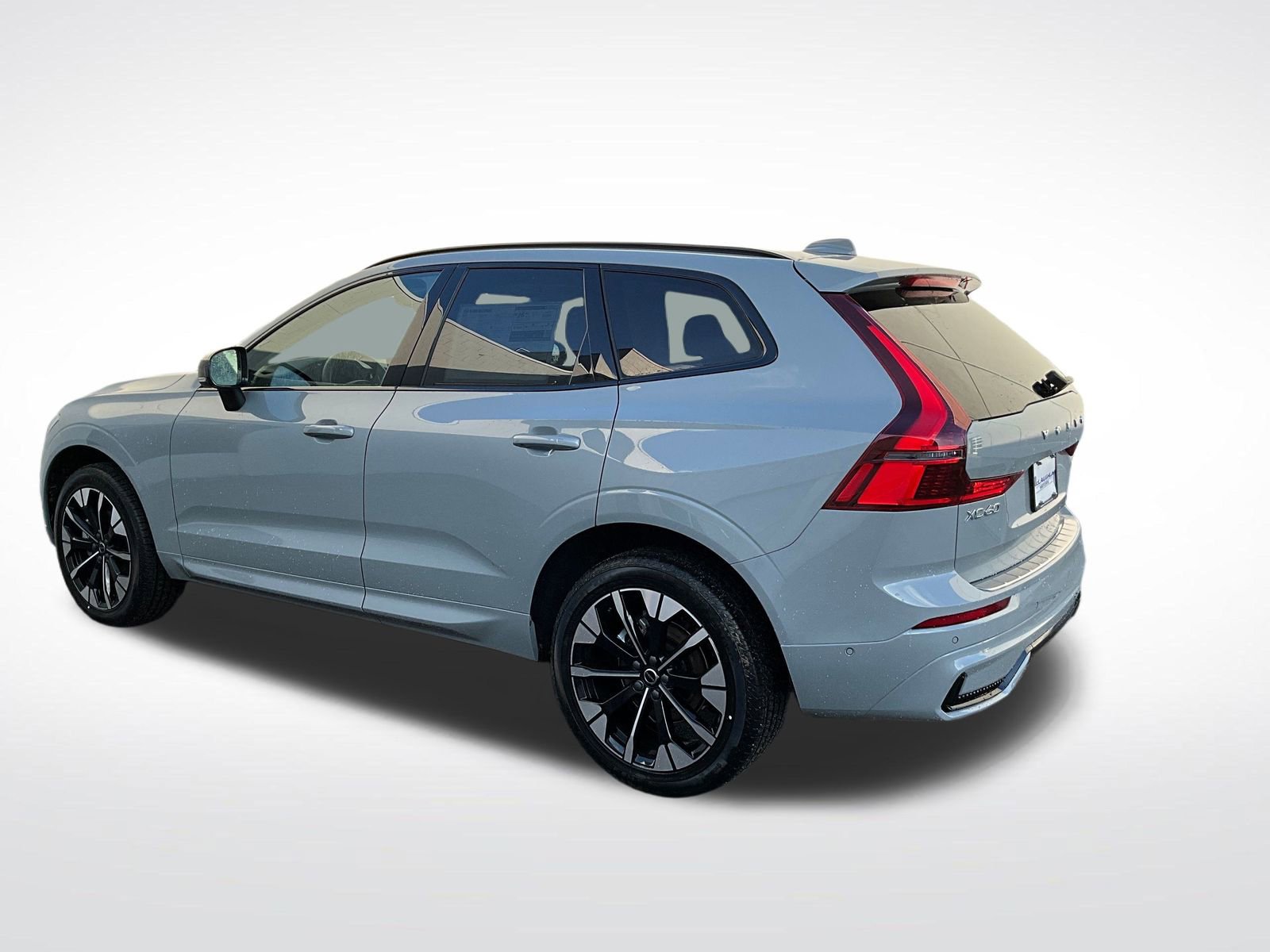 New 2026 Volvo XC60 B5 Plus w/ Protection Package Premier AWD/4WD image 3