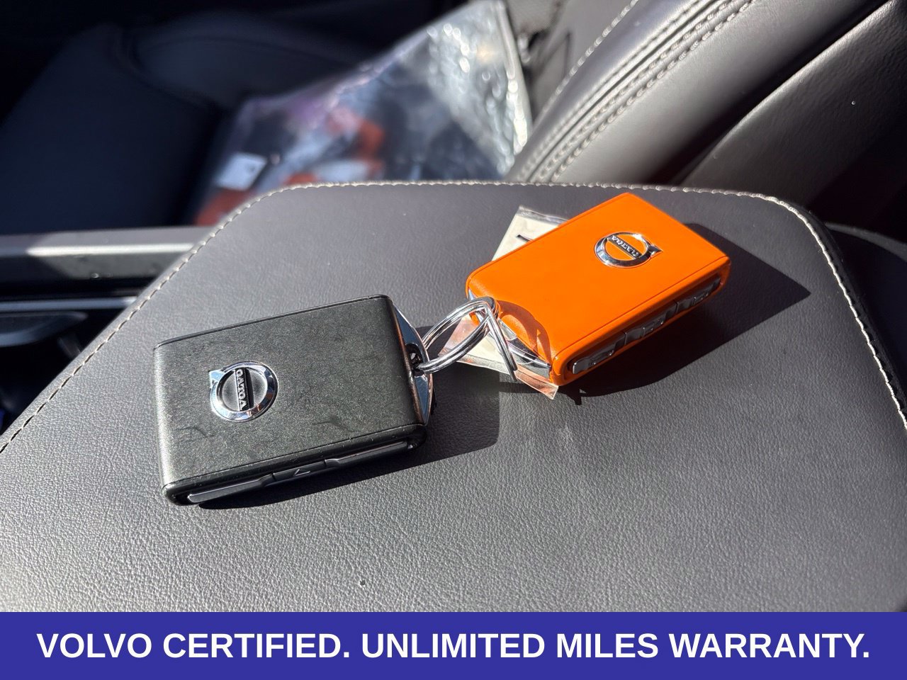 Certified 2025 Volvo XC60 T8 Ultra w/ Climate Package AWD/4WD image 32
