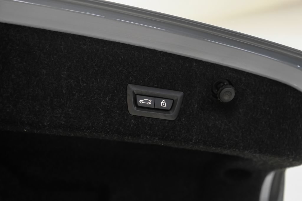 Used 2021 BMW M4 Coupe w/ Executive Package RWD image 60